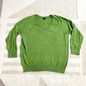 Torrid Women’s Vibrant Green V-Neck Sweater